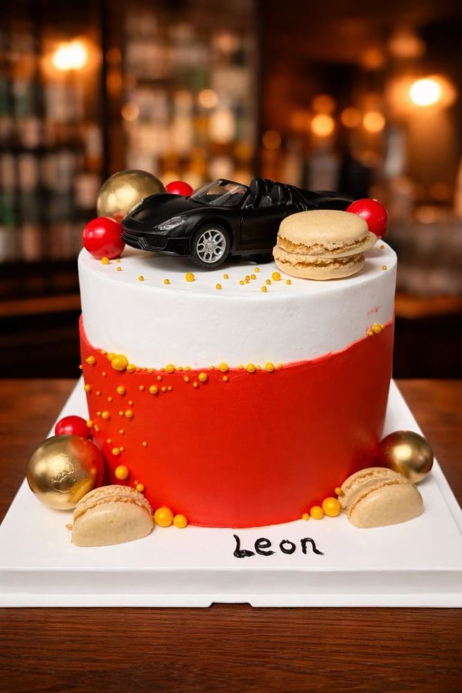 theme custom cake