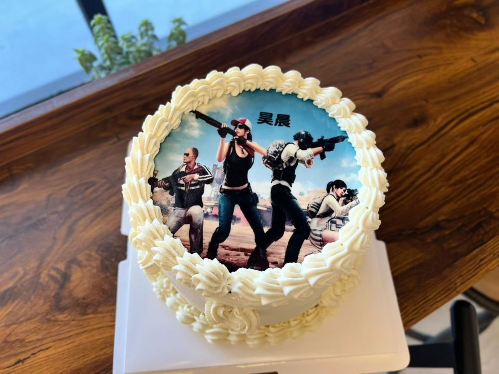 theme custom cake