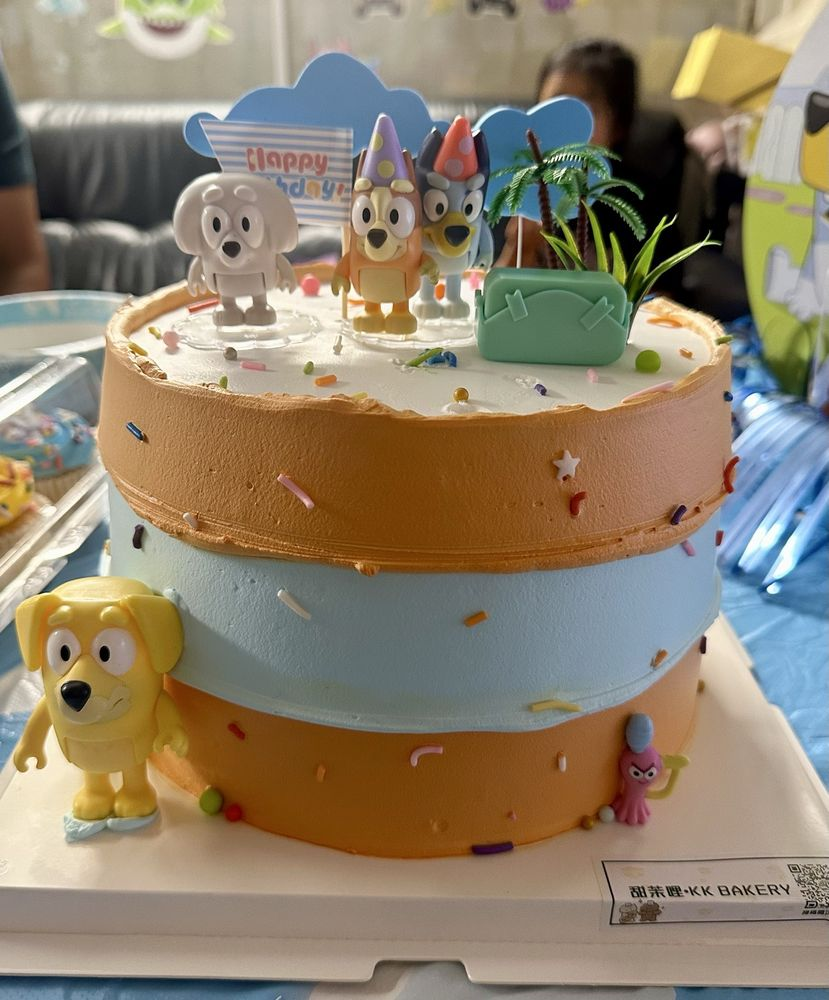 kids custom cake