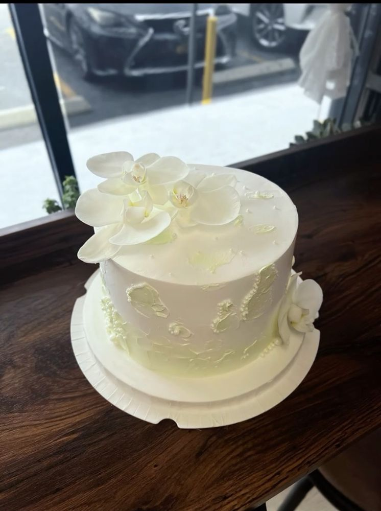 elegant custom cake