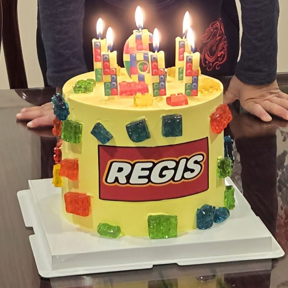 kids custom cake